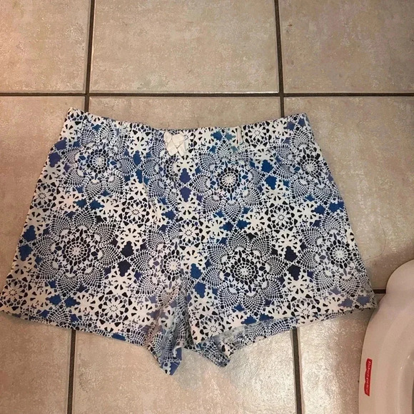 3 TOPS AND SHORT CHILDREN  PLACE SUMMER SET - Picture 6 of 10